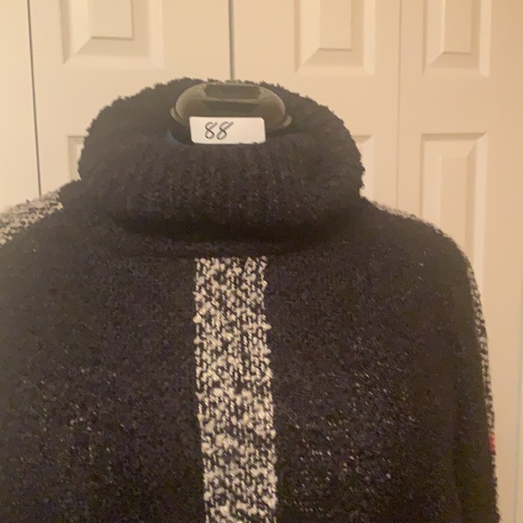 Poncho! - Picture 2 of 6